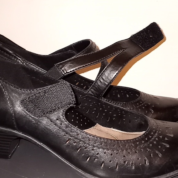 Earth Dione Black Leather Mary Jane Shoes Size 9 Wide - Picture 7 of 11